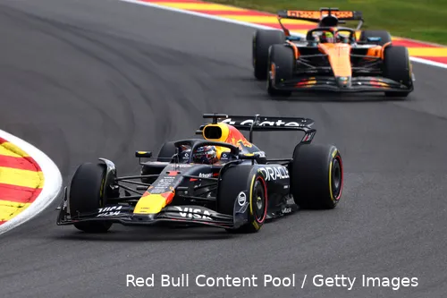 verstappen-piastri-red-bull-mclaren-spa-sprintrace-9