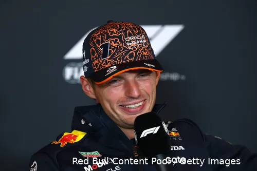 max-verstappen-red-bull-racing-donderdag-zandvoort-nederland-2025-17-lach