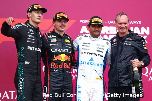 george-russell-mercedes-carlos-sainz-williams-Paul-Monaghan-max-verstappen-red-bull-racing-bakoe-zondag-azerbeidzjan-2025