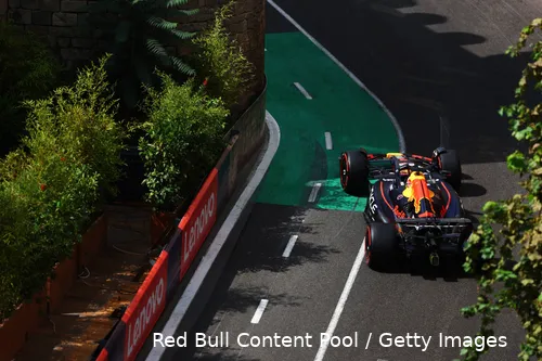 max-verstappen-bakoe-azerbeidzjan-vrijdag-2025-1-red-bull-racing-rb21-119 (1)