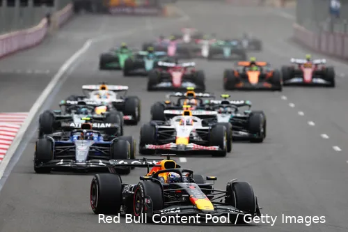 max-verstappen-red-bull-racing-bakoe-zondag-azerbeidzjan-2025