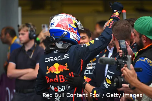 max-verstappen-red-bull-racing-bakoe-zondag-azerbeidzjan-2025