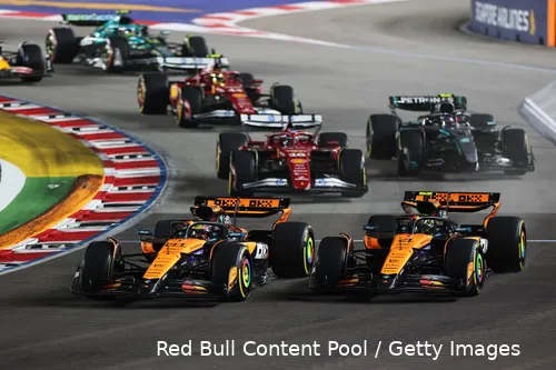 oscar-piastri-singapore-mclaren-racedag-2025-start-incident-norris