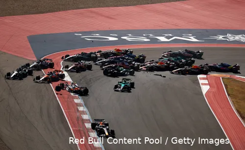 start-sprintrace-cota-mclaren-crash-lando-norris-oscar-piastri-nico-hulkenberg-max-verstappen-1