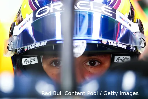 isack-hadjar-red-bull-racing-abu-dhabi-2025-test-12