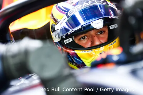 isack-hadjar-red-bull-racing-abu-dhabi-2025-test-17