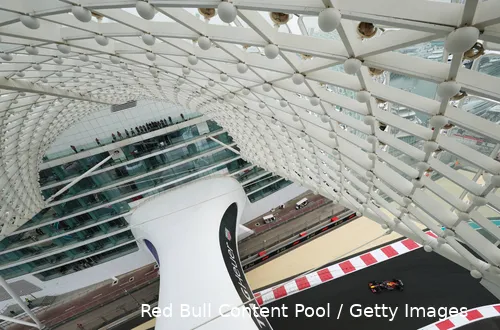 Verstappen-training-Abu Dhabi-Red Bull-9