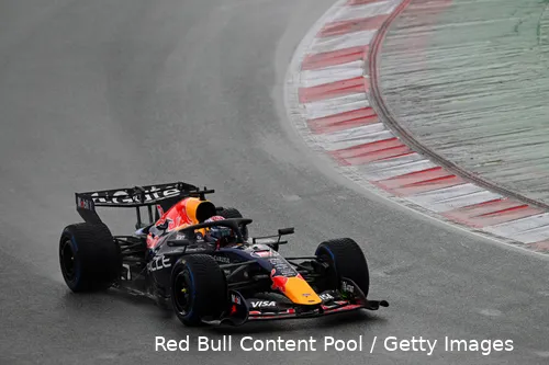 max-verstappen-red-bull-racing-barcelona-wintertest-test-rb22-12