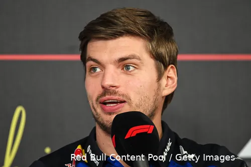 max-verstappen-red-bull-racing-bahrein-wintertest-persconferentie-15