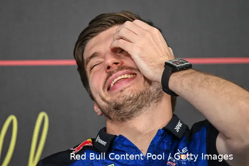 max-verstappen-red-bull-racing-bahrein-wintertest-persconferentie-17
