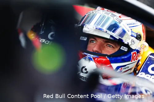 max-verstappen-red-bull-racing-rb22-wintertest-bahrein-1