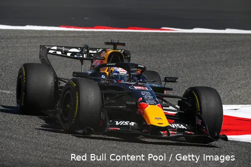 max-verstappen-red-bull-racing-rb22-wintertest-bahrein-1