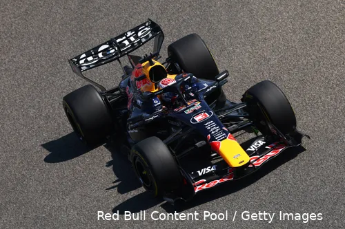 max-verstappen-red-bull-racing-rb22-wintertest-bahrein-120