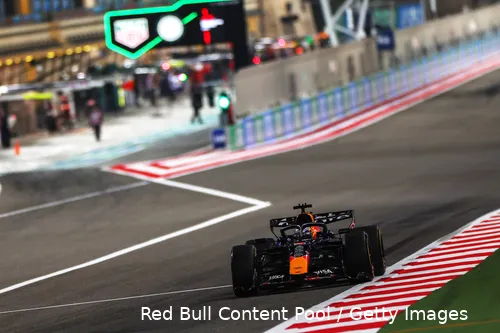 max-verstappen-red-bull-racing-wintertest-bahrein-rb22-112