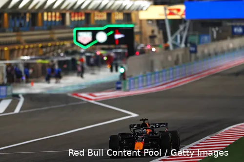 max-verstappen-red-bull-racing-wintertest-bahrein-rb22-15