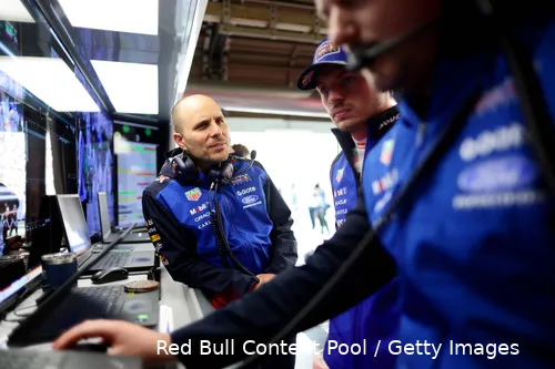 gianpiero-lambiase-max-verstappen-redbull-japan-zaterdag