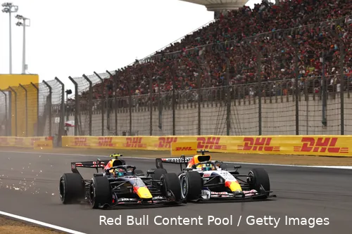 isack-hadjar-red-bull-racing-arvid-lindblad-racing-bulls-2026-china-zondag-race