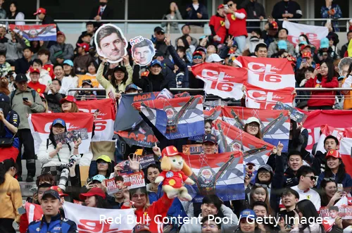 max-verstappen-fans-2026-china-zondag-race