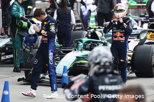 max-verstappen-isack-hadjar-red-bull-2026-zondag-race-japan