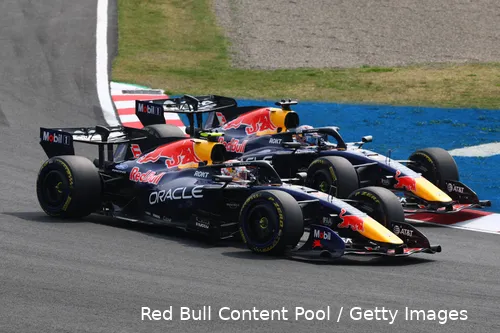max-verstappen-isack-hadjar-red-bull-racing-2026-zondag-japan-race-start