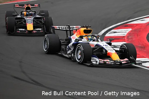 max-verstappen-red-bull-racing-2026-zondag-race-china-arvid-lindblad-racing-bulls