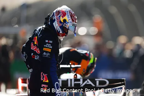 max-verstappen-red-bull-racing-china-12-oscar-piastri