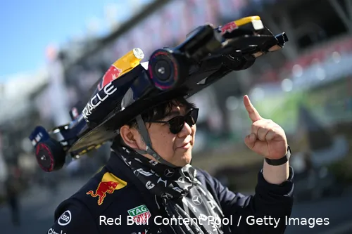 max-verstappen-red-bull-racing-japan-2026-1-fans-2
