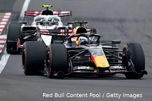 max-verstappen-red-bull-racing-oliver-bearman-haas-2026-zondag-race-china