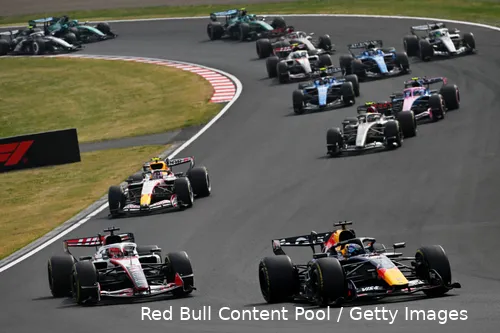 max-verstappen-red-bull-racing-rb22-2026-zondag-japan-race-start-1