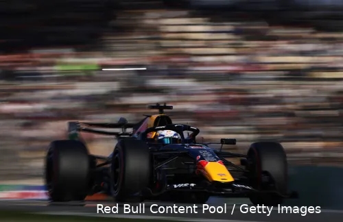 max-verstappen-red-bull-racing-rb22-china-12-128