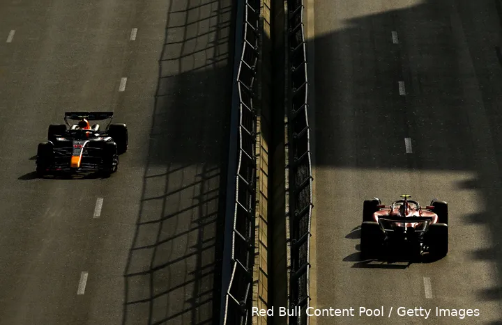 <i>Sergio Pérez en Carlos Sainz.</i>