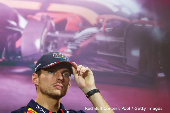 Verstappen kreeg een taakstraf na het gebruiken van een scheldwoord in de persconferentie.