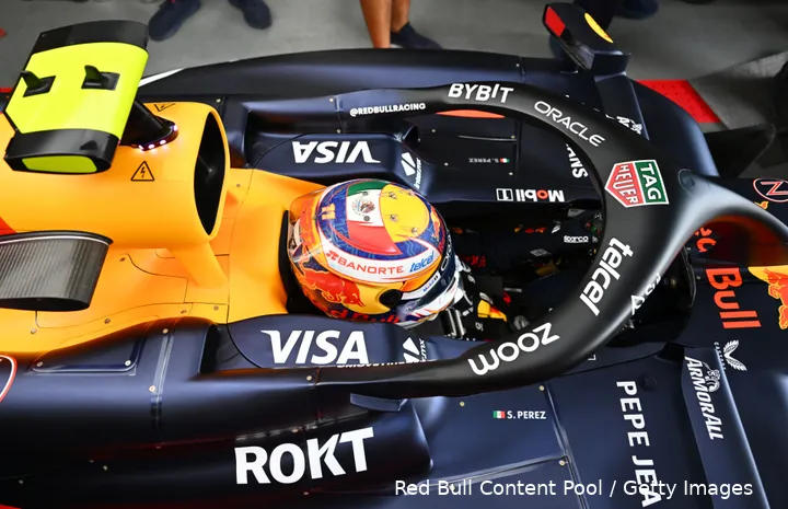 <i>Telcel staat op de helm en halo van Pérez.</i>