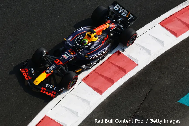 <i>Isack Hadjar in de RB20 van Verstappen in Abu Dhabi.</i>