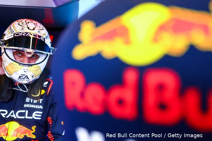 <i>Teamgenoot zijn van Verstappen is niet altijd leuk.</i>