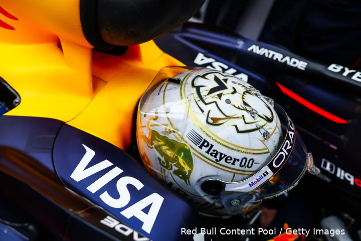 Max Verstappen op zijn werkplek, Abu Dhabi 2024.
