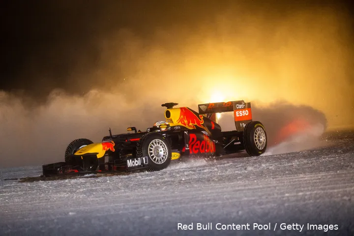 <i>Max Verstappen bestuurde de RB8 al eens in de sneeuw.</i>