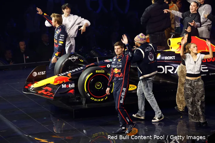 launch event 2025 londen o2 max verstappen red bull racing liam lawson