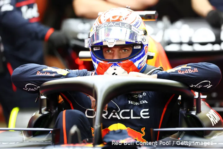 max verstappen rb21 2025 red bull racing 2025 wintertest 1 helm 1
