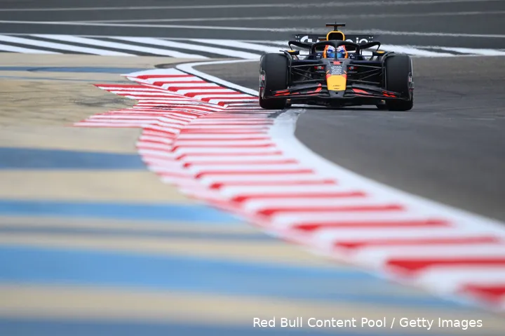 <i>Max Verstappen in de RB21.</i>