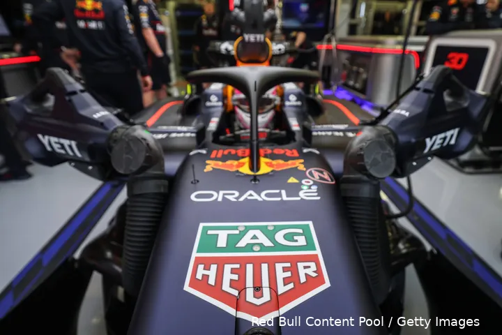 max verstappen red bull rb21 bahrain shakedown