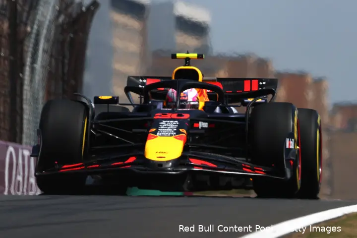 china 2025 vrije training liam lawson red bull racing vt1 rb21 17