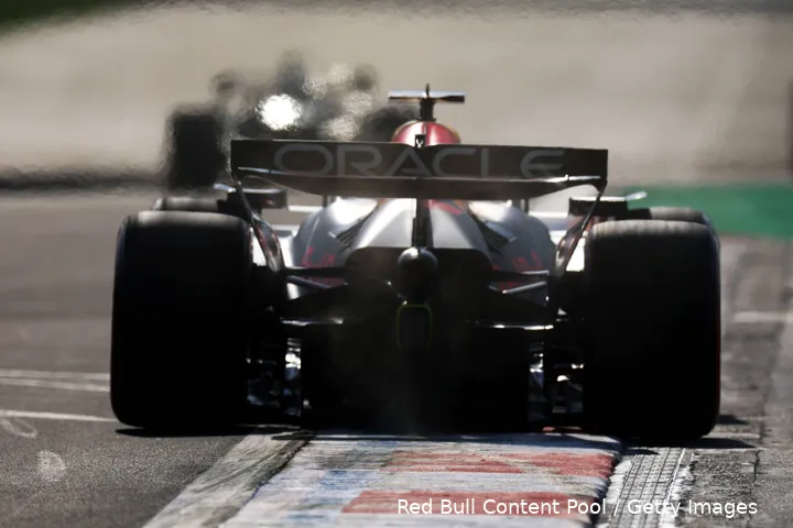 max verstappen red bull racing rb21 china kerbstone 1