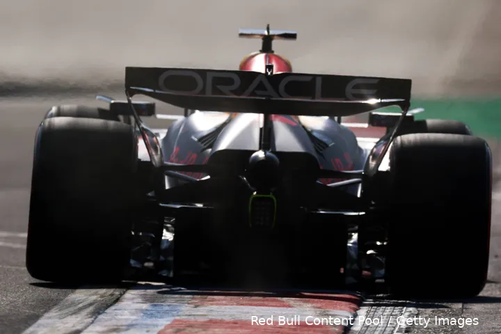 max verstappen red bull racing rb21 china kerbstone 124