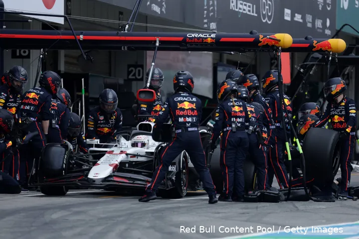 pitstop red bull racing japan 2025 livery max verstappen 1