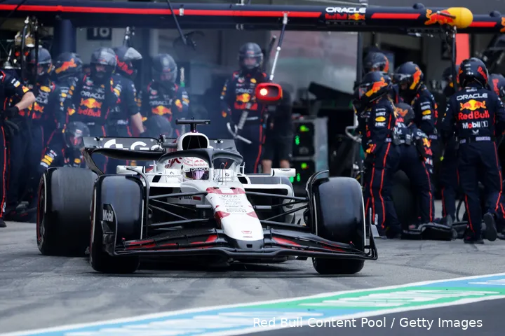 pitstop red bull racing japan 2025 livery max verstappen 12