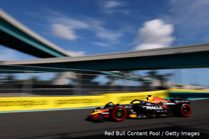 Verstappen kwam zo'n drie tienden tekort op vrijdag.