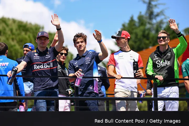 <i>Hülkenberg is duidelijk fan van Verstappen.</i>