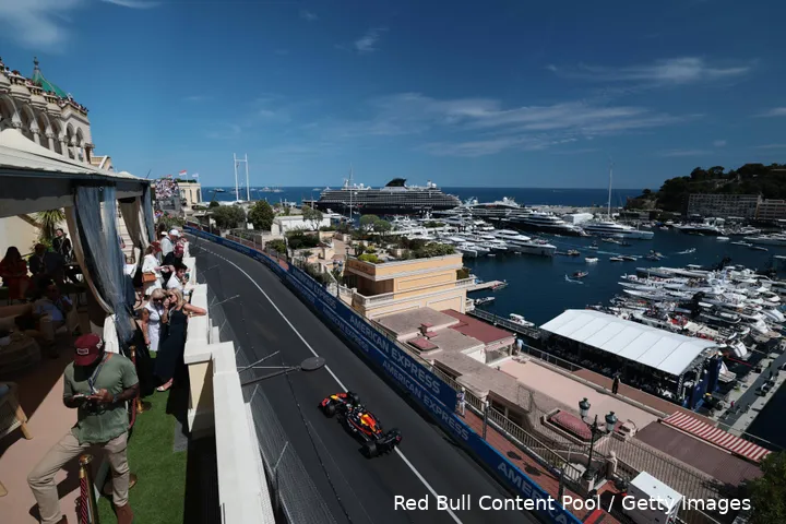 <i>Max Verstappen, wonend te Monaco, wist vlak bij huis niet voor een derde keer te zegevieren.</i>