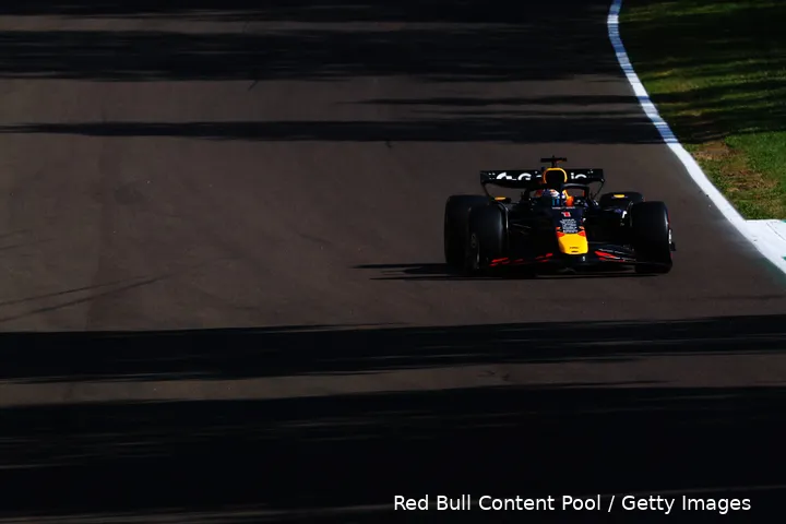 <i>Verstappen is dik tevreden over de afstelling.</i>